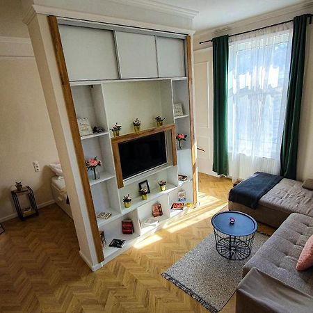 Smaragd Apartman Дьор Екстериор снимка