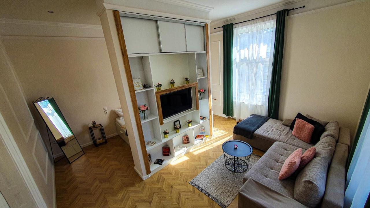 Smaragd Apartman Дьор Екстериор снимка