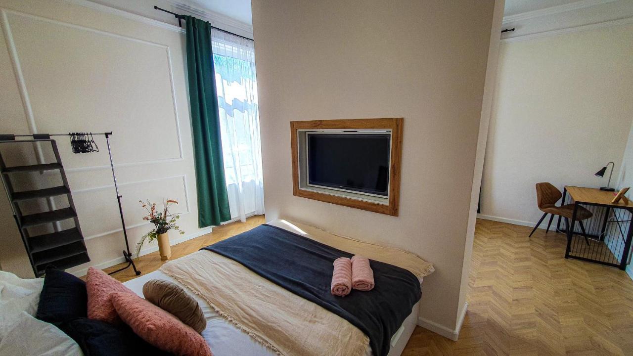 Smaragd Apartman Дьор Екстериор снимка