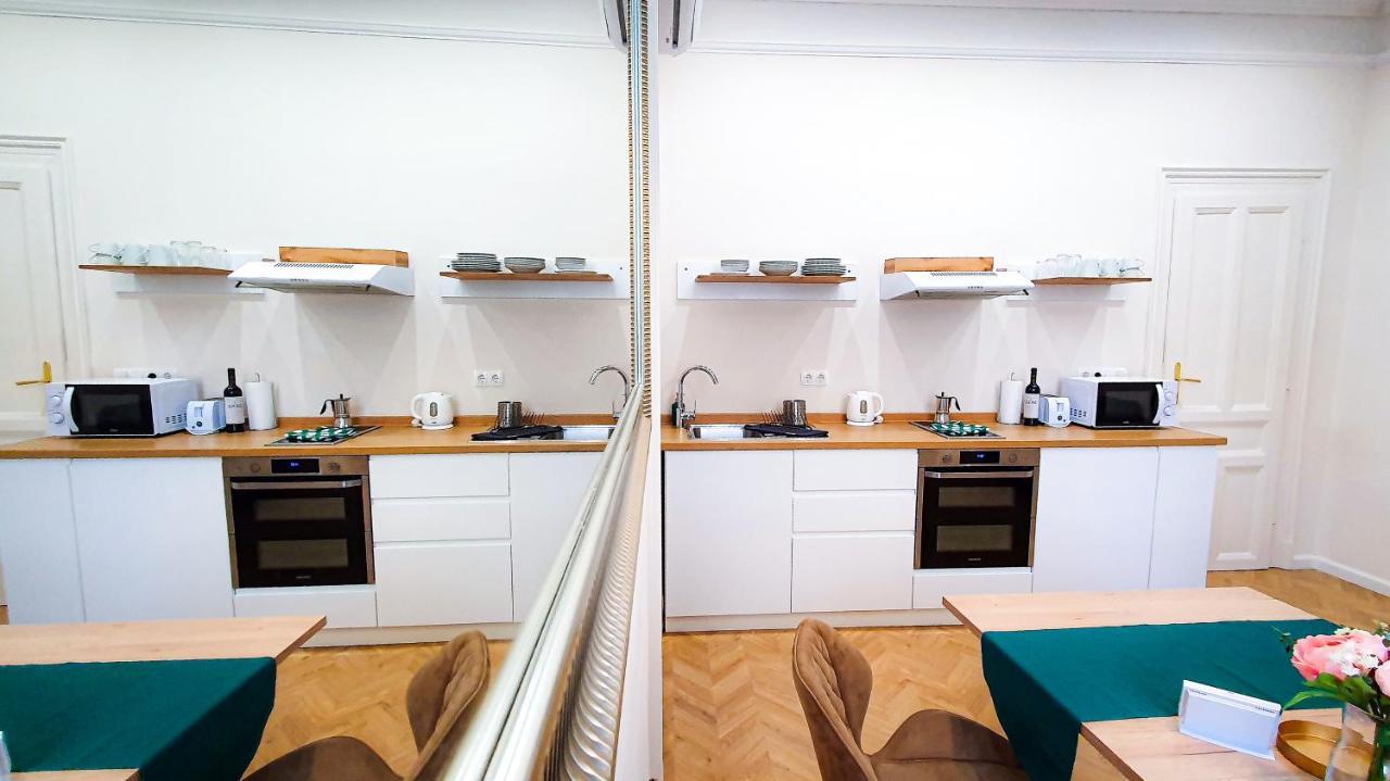 Smaragd Apartman Дьор Екстериор снимка