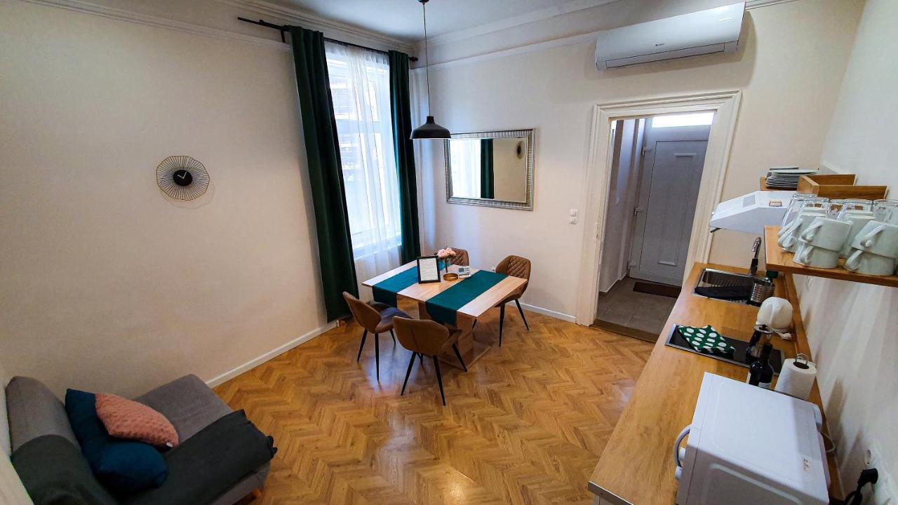 Smaragd Apartman Дьор Екстериор снимка